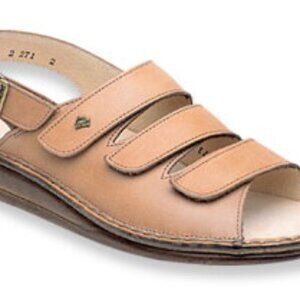 Finn Comfort Sylt Sandal in 39 in color Sand Malindi